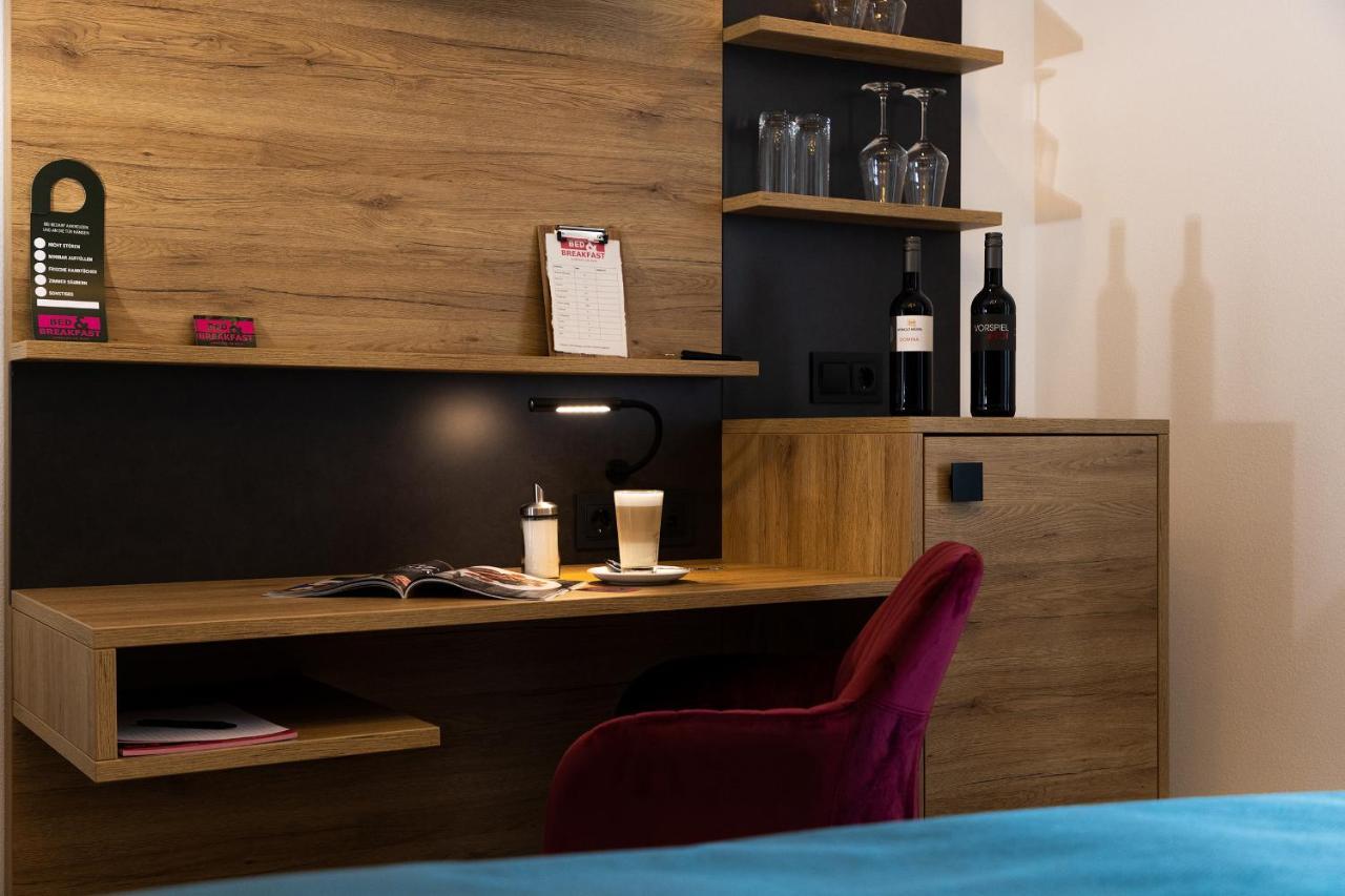 Bed And Breakfast - Homburg Am Main ภายนอก รูปภาพ